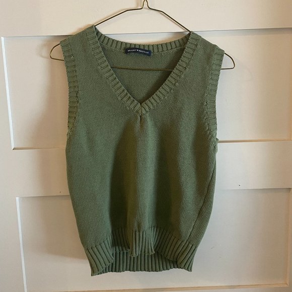 brandy melville green mia sweater vest - Picture 2 of 6